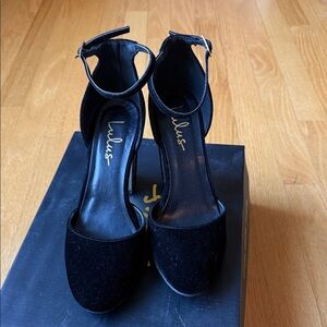 Lulu's Elegant Black Suede Heels
